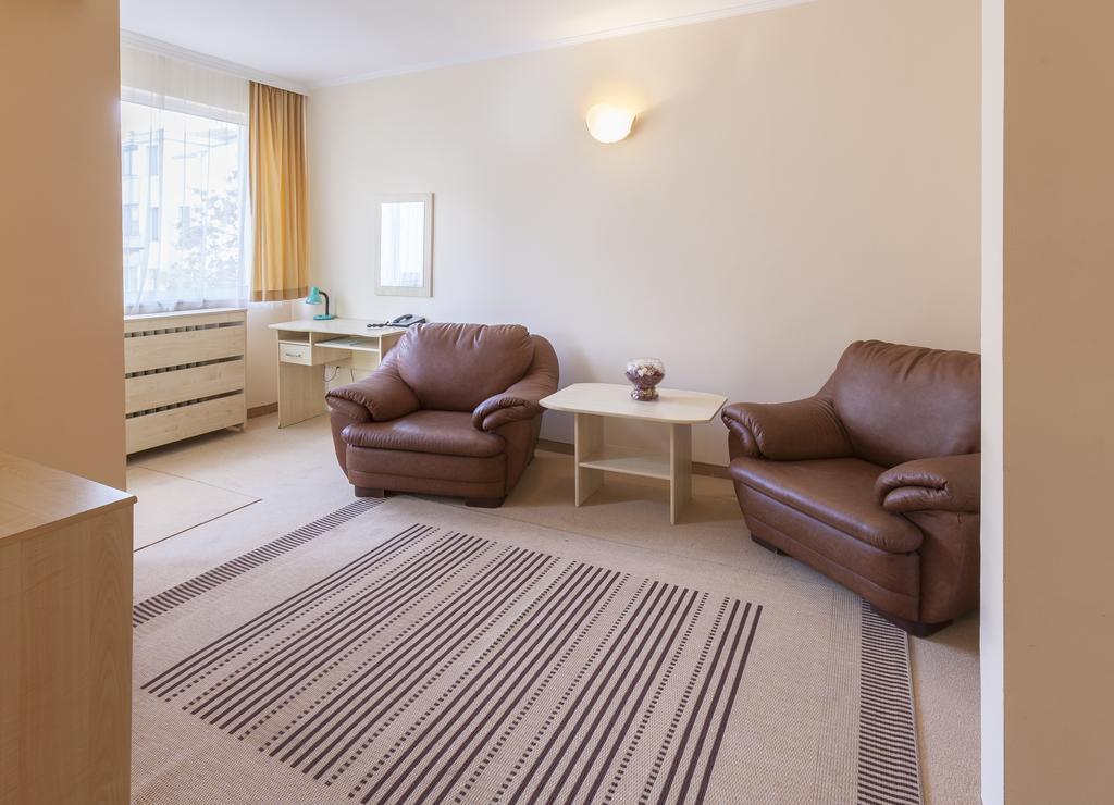 Family Hotel Central Burgas Bilik gambar